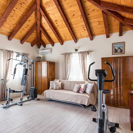 Luxurious Villa In Selca With Pool 외부 사진